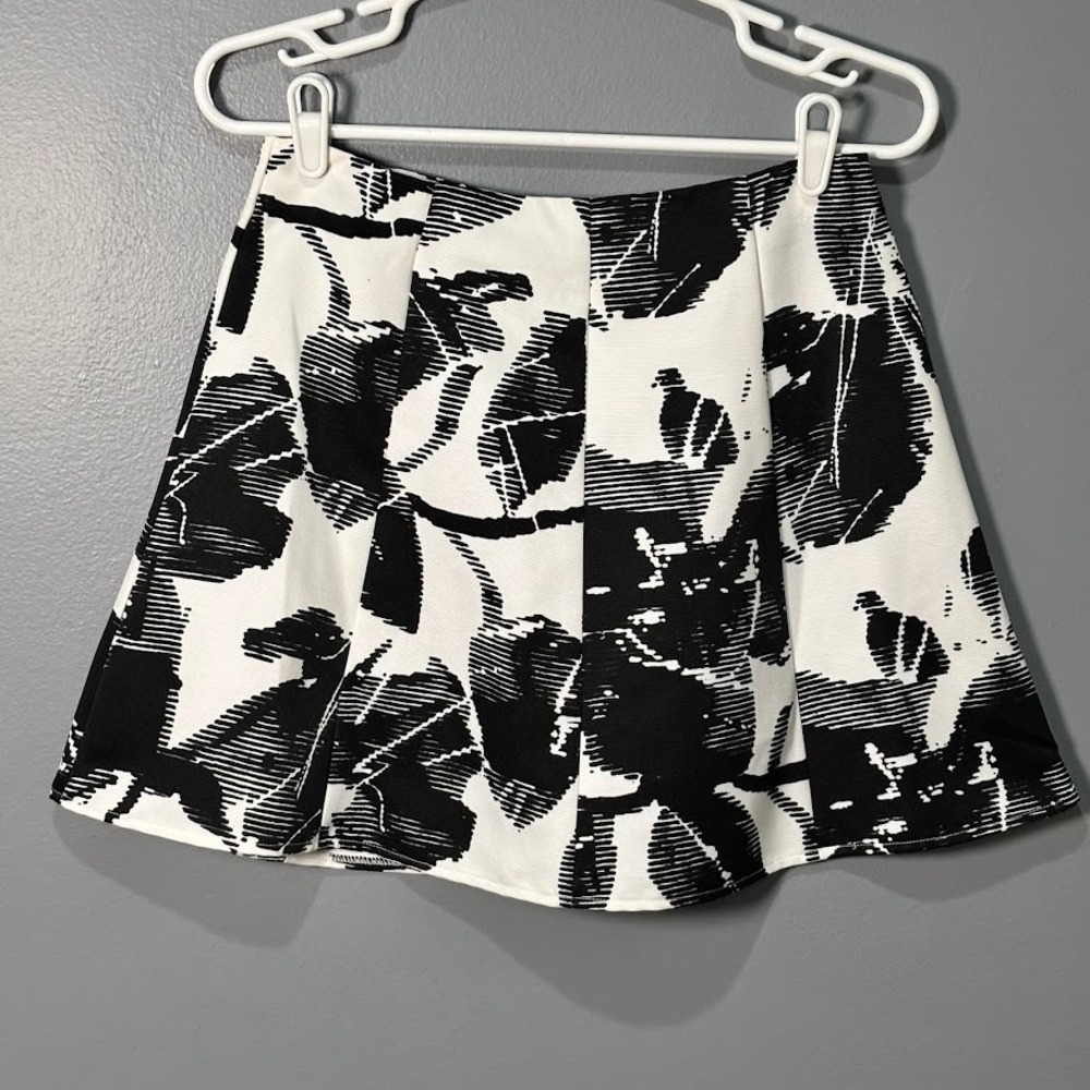 Lucy‎ Paris Skirt Womens S Black White Polyester A-Line Mini Abstract Leaf Chic